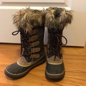 Sorel Joan of Arctic size 8 color brown/tan